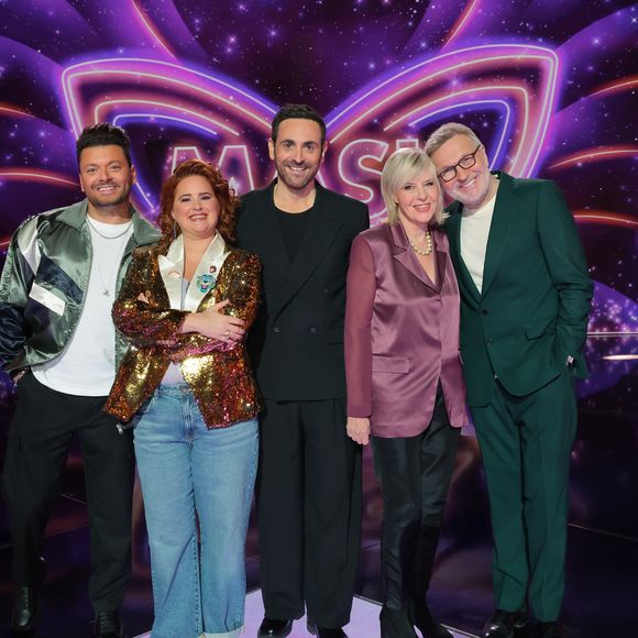 Kev Adams, Elodie Poux,Camille Combal, Chantal Ladesou et Laurent Ruquier dans "Mask Singer 2025". © Laurent VU / TF1