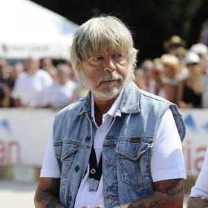 Le chanteur Renaud - Tournoi de pétanque Grand Prix des Personnalités d 'Isle sur la Sorgue dans le Vaucluse (84) le 24 juin 2017 © Eric Etten / Bestimage