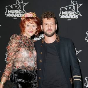Claudio Capéo et sa compagne - 19ème édition des NRJ Music Awards à Cannes le 4 novembre 2017. © Christophe Aubert via Bestimage