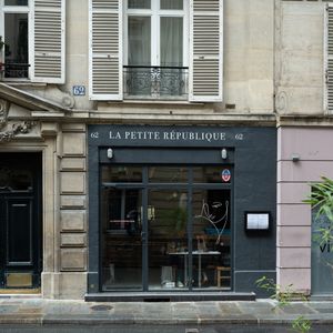 "La Petite République", le restaurant de Laurent Delahousse dans le 7ème arrondissement de Paris, le 7 juillet 2025. .
© Jonathan Jacob / Bestimage