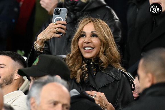 Cathy Guetta dans les tribunes lors du match de Ligue des Champions entre le Paris Saint Germain contre Tottenham Hotspur Football Club (5-3) au Parc des Princes à Paris le 26 novembre 2025.
© Lionel urman/PsnewZ/Bestimage