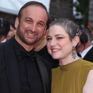 Emilie Dequenne et Michel Ferracci formaient une famille recomposée

Emilie Dequenne et Michel Ferracci - Montée des marches du film « Le deuxième acte » pour la cérémonie d’ouverture du 77ème Festival International du Film de Cannes, au Palais des Festivals à Cannes. Agence / Bestimage