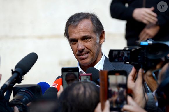Paul Belmondo dénonce le manque de surveillance des annonces de la part de Vinted.

Paul Belmondo à la sortie des obsèques de Claudia Cardinale en l'église Saint-Roch de Paris, France, le 30 septembre 2025. © Bestimage