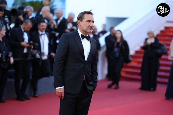 L’acteur a partagé sur Instagram une photo de la statue de la République portant le message : "Lycées délaissés, jeunesse sacrifiée".

Gilles Lellouche lors de la projection du film « Moulin » dans le cadre du 79e Festival de Cannes, au Palais des Festivals, le 17 mai 2026 à Cannes, en France. Photo de Jérôme Domine/ABACAPRESS.COM