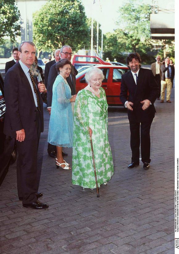 La princesse Margaret et la reine mère à Londres.
Crédit : ALPHA AGENCY / BESTIMAGE