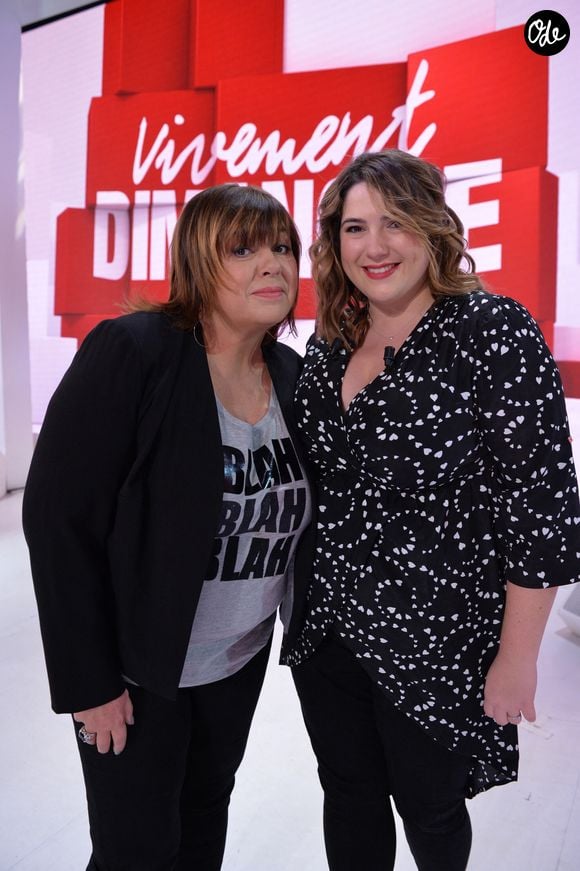 Michele Bernier et sa fille Charlotte Gaccio lors de l'enregistrement de l'émission « Vivement Dimanche » à Paris, en France, le 8 mars 2016. Photo : Max Colin/ABACAPRESS.COM