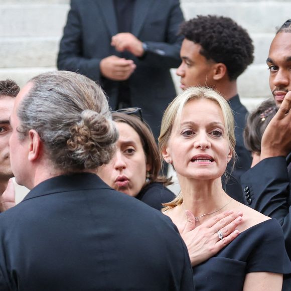 Gaston Ardisson, Manon Ardisson, Audrey Crespo-Mara et ses fils Sekou et Lamine - Sorties des obsèques de Thierry Ardisson en l’église Saint-Roch de Paris, France, le 17 juillet 2025. © Clovis-Jacovides/Bestimage
