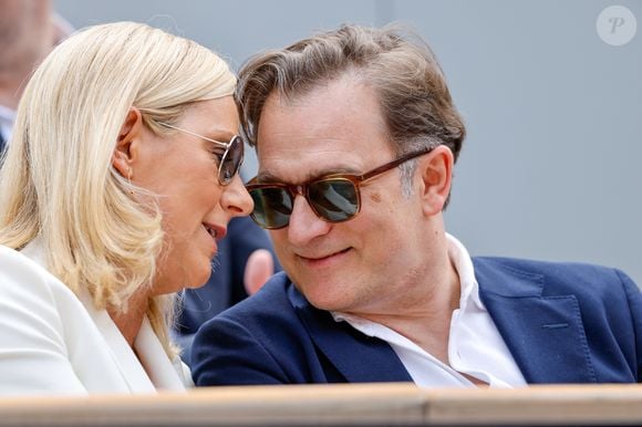 Renaud Capuçon et sa femme Laurence Ferrari en tribunes lors de la finale messieurs des Internationaux de France de Tennis de Roland Garros 2025 (jour 15), à Paris, France, le 8 juin 2025. © Cyril Moreau/Bestimage