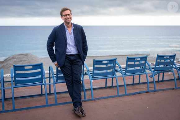 L'écrivain français Nicolas Mathieu pose lors d'un photocall pour "Leurs enfants après eux" dans le cadre du festival du film Cineroman à Nice le 30 septembre 2024. Photo by Shootpix/ABACAPRESS.COM