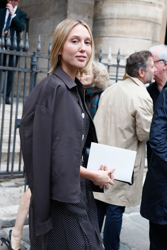 Exclusif - La princesse María Olympía de Grèce à la sortie de la messe hommage à Doris Brynner dans l'église Saint-Philippe-du-Roule à Paris le 4 juin 2025.

© Christophe Clovis / Bestimage