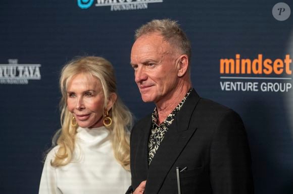 Père de famille et marié depuis des décennies à Trudie Styler, il insiste sur l’importance de l’indépendance plutôt que du confort financier. 

Le 11 mars 2025, New York, États-Unis : Sting (R) et Trudie Styler assistent au gala de printemps 2025 de la Fondation Wayuu Taya au Chelsea Industrial à New York. (Crédit image : © Ron Adar/SOPA Images via ZUMA Press Wire)