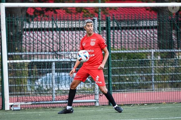Smaïl Bouabdellah - Match de football caritatif entre le Variétés Club de France contre l'équipe de France des Parlementaires au profit de l'association "e-Enfance" au stade Emile Anthoine à Paris le 28 septembre 2022. © Pierre Perusseau/Bestimage