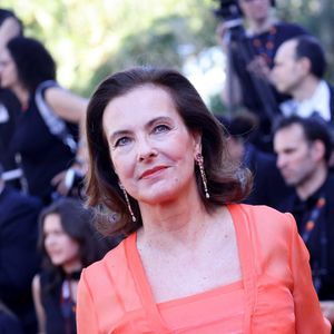 Carole Bouquet à la montée des marches du film "Le comte de Monte-Cristo" lors du 77ème Festival International du Film de Cannes, au Palais des Festivals à Cannes, le 22 mai 2024.

© Jacovides-Moreau / Bestimage