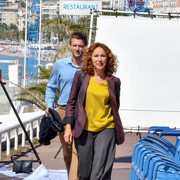 Isabel Otero et Hubert Roulleau sur le tournage de la série "Crimes parfaits" (France 3) sur la promenade des Anglais et sur la plage Beau Rivage à Nice, sous la direction d'Emmanuel Rigaut. Le 23 juin 2020.

© Lionel Urman / Bestimage
