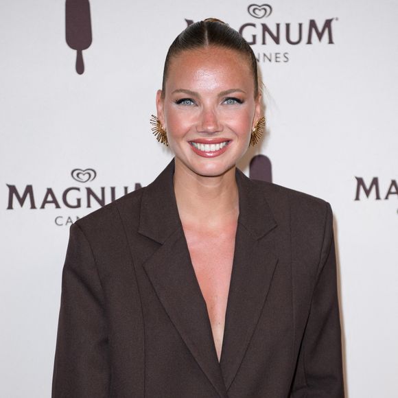 Amandine Petit participe au Photocall de la Magnum Party à la plage Magnum à Cannes, France, le 15 mai 2025 dans le cadre du 78ème Festival de Cannes. Photo par Nicolas Genin/ABACAPRESS.COM