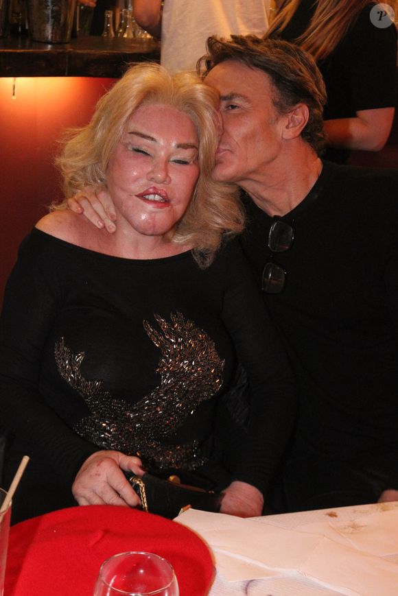 Jocelyne (Jocelyn) Wildenstein et son compagnon Lloyd Klein sont allés dîner chez Jack, leur ami de longue date au restaurant "Le Grand Banquet" à Paris le 15 décembre 2024. © Philippe Baldini/Bestimage