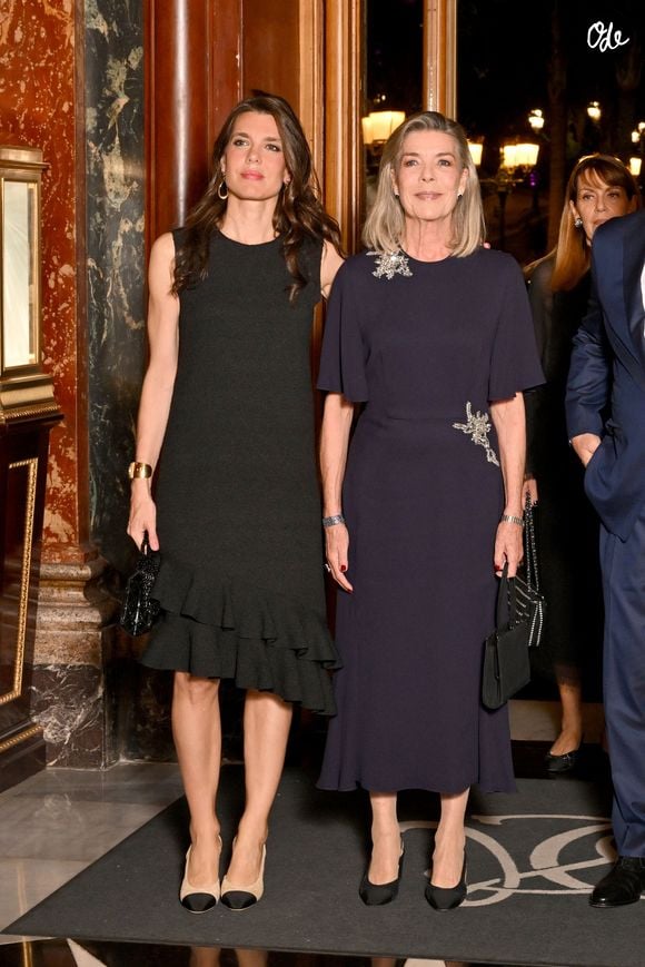 La princesse Caroline de Hanovre et Charlotte Casiraghi lors de la cérémonie de proclamation de l'édition 2026 des Prix de la Fondation Prince Pierre à l'opéra Garnier à Monaco, le 13 octobre 2026. 

© Bruno Bebert / Bestimage
