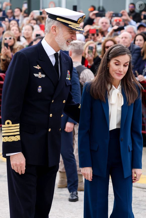 Le roi Felipe VI et la reine Letizia d'Espagne président les adieux du « Juan Sebastián de Elcano » avec l'Infante Leonor comme aspirante à Cadix - King Felipe, Farewell ceremony on the occasion of the departure of the training ship ‘Juan Sebastián de Elcano’ in the port of Cadiz, Spain, 11 January 2025. ( DANA-No: 02576885 )