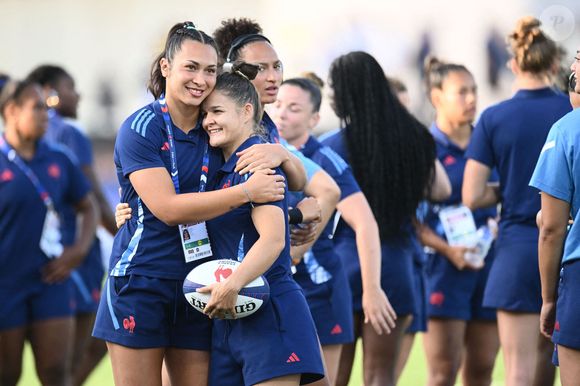 La joueuse tricolore traverse une période délicate personnellement 

Manae Feleu (France) et Agathe Gerin (France) lors du match amical entre la France et l'Angleterre au Stade Guy Boniface le 9 août 2025 à Mont-de-Marsan, France. Photo de Loic Cousin/Icon Sport/ABACAPRESS.COM