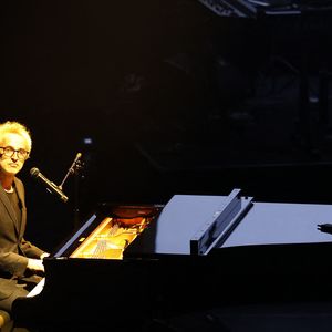 Exclusif - Vincent Delerm - XVème gala pour la Fondation Recherche Alzheimer à l'Olympia à Paris le 14 mars 2022. Sous la direction artistique de P. Souchon, des grands noms de la chanson française se mobilisent autour d'un concert sur le thème "2 générations chantent pour la 3ème". L'intégralité des bénéfices de cette soirée servira à financer la recherche sur la maladie d'Alzheimer. © Photo Marc Ausset-Lacroix/Bestimage