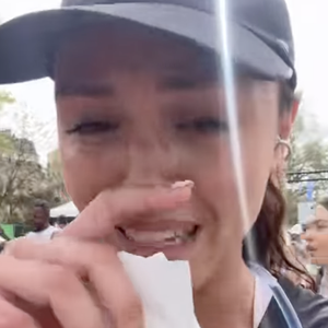 Sur les réseaux, elle a exprimé son immense fierté : "Je m’en remets pas (...) Je vous en parle bientôt en détail mais là j’ai besoin de conscientiser ce qu’il vient de se passer".

Capture d'écran de la vidéo Instagram de Diane Leyre.

Photo : Instagram
