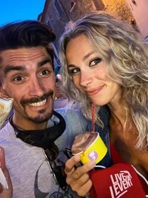 Marion Rousse n'habite pas en France : sa vie paisible avec Julian Alaphilippe et leur fils Nino dans une ville à 1300 mètres d’altitude