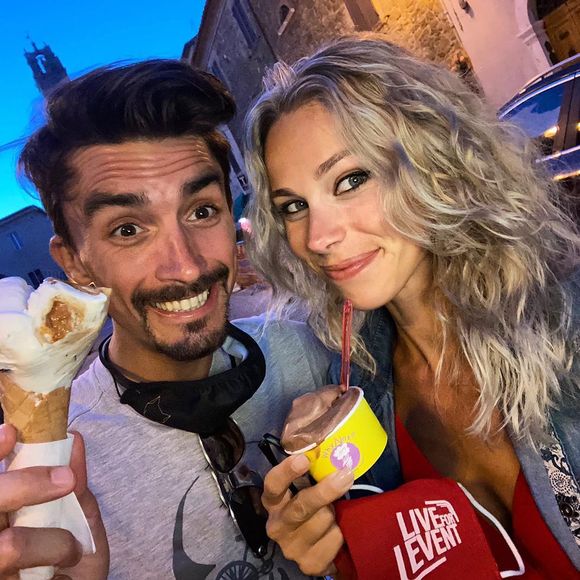 Julian Alaphilippe et Marion Rousse vivent une belle histoire d’amour depuis cinq ans.



Marion Rousse et Julian Alaphilippe vivent en Andorre avec leur fils, Nino.