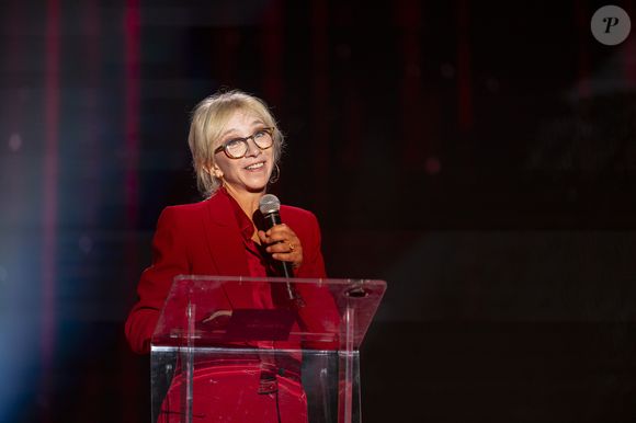 Exclusif - Sylvie Testud lors des surprises pour l'enregistrement de l'émission "La Boîte à secrets", présentée par F.Bollaert et diffusée le 26 septembre 2025 sur France 3, dans les studios du Lendit à Saint-Denis, Seine Saint-Denis, France, le 8 septembre 2025. © Pierre Perusseau/Bestimage