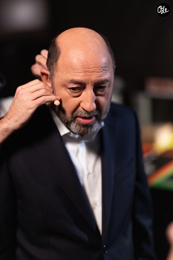 Kad Merad - Backstage avec les invités pour l'enregistrement de l'émission "La chanson secrète N°14", présentée par N.Aliagas et diffusée le 26 décembre sur TF1, à Paris, France, le 9 décembre 2025. © Jacovides-Moreau/Bestimage
