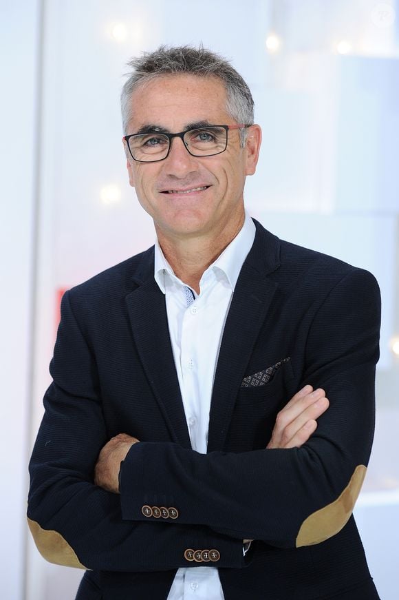 “Ce soir, La Maison de Jade vient d'accueillir ses premiers vrais locataires. Un petit groupe pour un séjour vélo et visite du Périgord Noir”, poursuit Laurent Jalabert

Exclusif -  Laurent Jalabert - Enregistrement de l'émission "Vivement Dimanche Prochain" spécial Tour de France au studio Gabriel, à Paris, France, le 21 août 2019 . Diffusion le 25/08/2019 sur France 2. © Guillaume Gaffiot/Bestimage