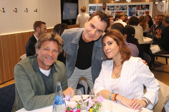 Exclusif - Laurent Delahousse, Laurent Luyat et Léa Salamé au déjeuner dans la loge de France Télévision lors des internationaux de France de Tennis de Roland Garros 2025, (Jour 13), à Paris, France, le 6 Juin 2025. © Bertrand Rindoff/Bestimage