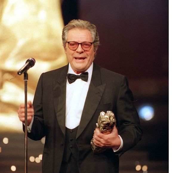 Archives - Marcello Mastroianni à la cérémonie des César en 1993. AGENCE / BESTIMAGE