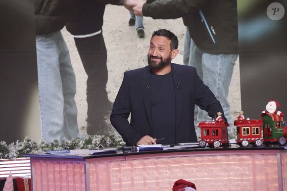 Ce vendredi 24 janvier, "Libération" vient de dévoiler un article dans lequel il officialise les rumeurs d'une possible arrivée de celui qui a récemment fait face à un incident dans "Touche pas à mon poste" au sein du groupe M6 détenu par le géant allemand Bertelsmann, contrôlé par la famille Mohn. 

Exclusif - Cyril Hanouna, sur le plateau de de l’émission « TPMP » présentée par C.Hanouna et diffusée en direct sur C8, Paris, France, le 06 décembre 2024. © Jack Tribeca / Bestimage
