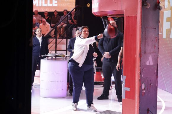 Exclusif - Danielle Moreau, lors de l'émission Tout Beau Tout N9uf (TBT9) présenté par C.Hanouna et diffusé en direct sur W9 le 24 octobre 2025.

© Jack Tribeca / Bestimage