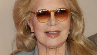 Cameron Smet mannequin à 21 ans : pourquoi Sylvie Vartan ne s'inquiète pas pour son petit-fils