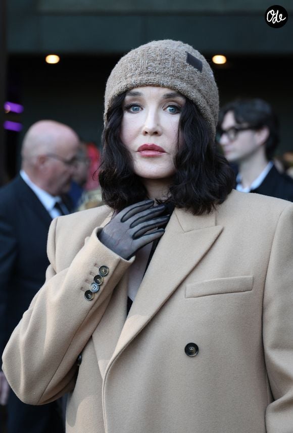Isabelle Adjani - Les célébrités au défilé Stella McCartney "Collection Prêt-à-Porter Automne/Hiver 2025-2026" lors de la Fashion Week de Paris (PFW), le 5 mars 2025. Denis Guignebourg / Bestimage