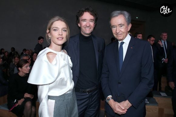 Depuis décembre 2022, il occupe la place ultra-stratégique de directeur général et vice-président du conseil d'administration de Christian Dior SE, la holding de contrôle du groupe familial.

Natalia Vodianova, non mari Antoine Arnault et Bernard Arnault au Front Row du défilé Christian Dior Collection Femme Prêt-à-Porter Printemps/Eté 2026 lors de la Fashion Week de Paris (PFW), dans le Jardin des Tuileries, à Paris, France, le 1er octobre 2025. © Bertrand Rindoff/Bestimage