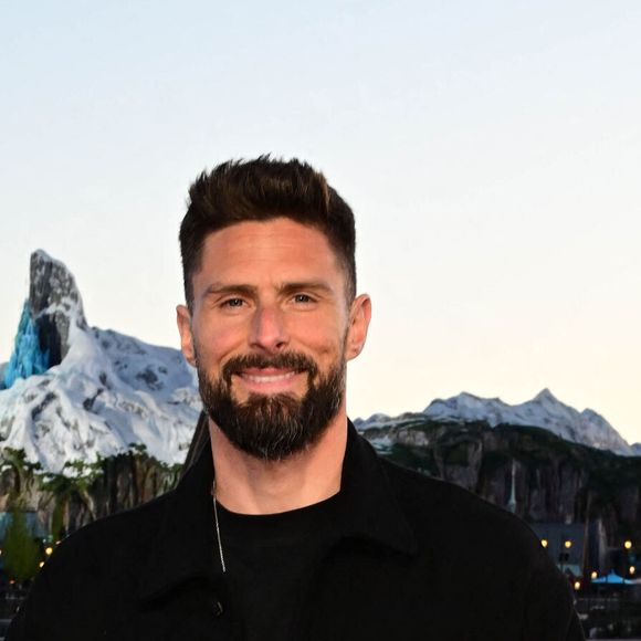 Il devient officiellement la nouvelle égérie de Crivit, la marque de sport exclusive du discounter Lidl.

Olivier Giroud - Inauguration du village de la Reine des Neiges sur le site de Disneyland Paris à Marne-la-Vallée le 28 mars 2026. © Disneyland Paris via Bestimage
