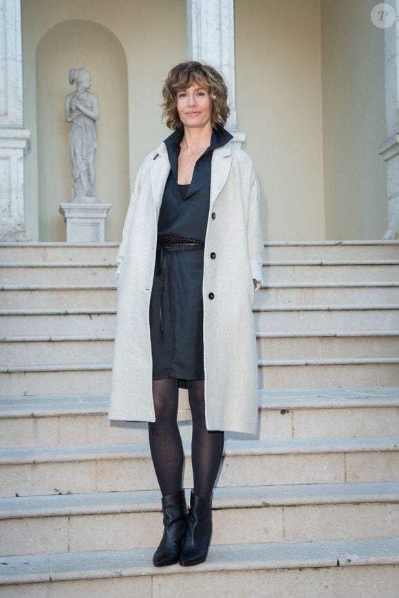 Cécile de France assiste au photocall de 'La Passagère' lors du 31ème Festival du Film de Sarlat, le 10 novembre 2022, France. Photo Nasser Berzane/Abaca