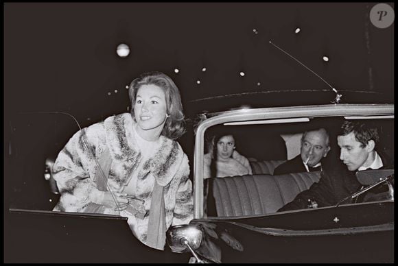 Archives : la baronne Nadine de Rothschild et son mari, le baron Éric de Rothschild, à Paris en 1969.