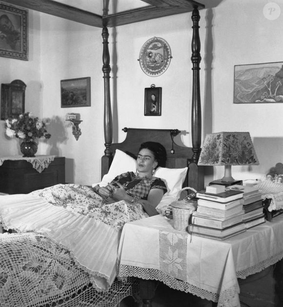 "C'est comme cela que j'ai perdu ma virginité", a-t-elle écrit par la suite dans son Journal.

Archives : Frida Kahlo @Alamy/ABACAPRESS.COM