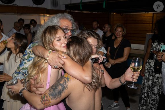 Exclusif - Djamel Bentenah, Severine Bauw et leurs filles (Melanie Bauw et Tiphanie Bauw) - Mariage de Djamel Bentenah (acheteur dans l'émission Affaire Conclue) avec Severine Bauw à la mairie de Colombes le 21 juin 2025.