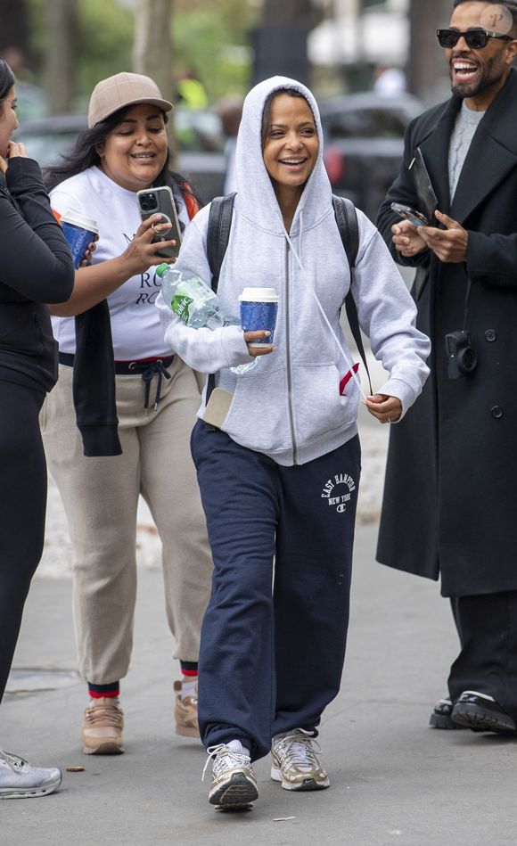 3 octobre 2025.

Christina Milian se balade dans les rues de Paris avec un café.  

Photo : GOFF  / BESTIMAGE