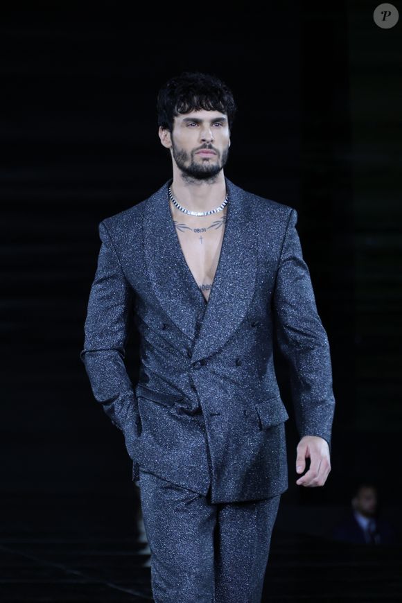 Baptiste Giabiconi au défilé « L' OREAL » Collection Prêt-à-Porter Printemps-Été 2026 lors de la Fashion Week de Paris (PFW), le  29 Septembre 2025.
© Denis Guignebourg / Bestimage