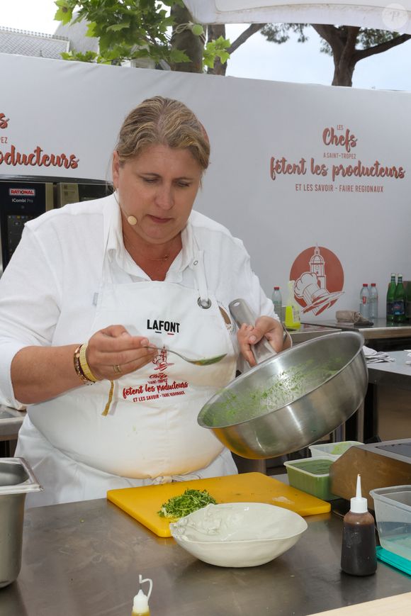 Les Chefs à Saint-Tropez fêtent les producteurs 2025 - Les Chefs et les producteurs se retrouvent sur la place des Lices à Saint-Tropez, le 4 mai 2025. La cheffe Stéphanie Le Quellec. ©Jean-Marc Lhomer / Bestimage.