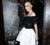 Ce samedi 13 juin, elle a partagé deux tendres photos de son couple en story Instagram pour une occasion spéciale.

Lily-Rose Depp au premier rang du défilé Chanel Métiers d’Art 2019/2020 au Grand Palais à Paris, le 4 décembre 2019.

© Olivier Borde / Bestimage