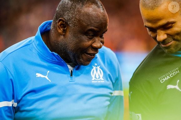 Basile BOLI des Légendes de Marseille et Tony PARKER de l'UNICEF lors du Match des Héros entre l'Equipe de Marseille et l'Equipe de l'UNICEF à l'Orange Vélodrome le 13 octobre 2021 à Marseille, France. Photo by Johnny Fidelin/Icon Sport/ABACAPRESS.COM