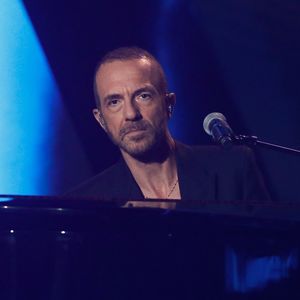 Le chanteur est également le père de Romy, issue de son mariage avec Hortense d’Esteve, mais aussi de Pio et Rita, qui sont le fruit de sa relation avec Marie Bastide

Exclusif - Calogero - Enregistrement de l'émission "Les disques d'or de l'année" au Dôme de Paris, présentée par E.Gossuin et diffusée le 24 décembre à 21h10 sur M6
© Christophe Clovis / Bestimage