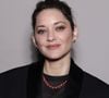 Alors qu’elle avançait au milieu de la cohue, quelqu’un lui a marché sur le pied.

Exclusif - Marion Cotillard lors de la soirée anniversaire des 25 ans de la Terrasse de Albane pendant le 79ème Festival International du Film de Cannes, France, le 15 mai 2026. © Denis Guignebourg/Bestimage