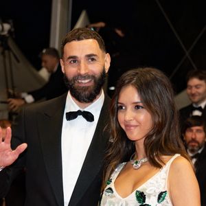 Lyna Khoudri et Karim Benzema, ce selfie du couple dévoilé

Karim Benzema et sa compagne Lyna Khoudri lors de la montée des marches du film « 13 jours 13 nuits » lors du 78ème Festival International du Film de Cannes.
© Jacovides-Moreau / Bestimage